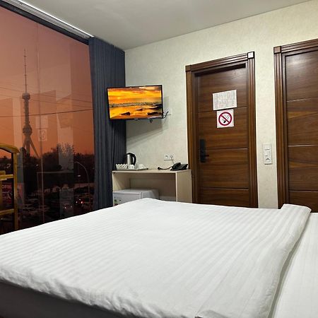 Hotel Friday Tashkent Esterno foto