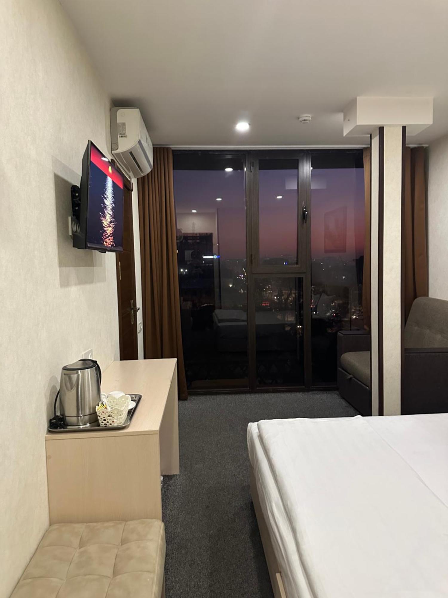 Hotel Friday Tashkent Esterno foto
