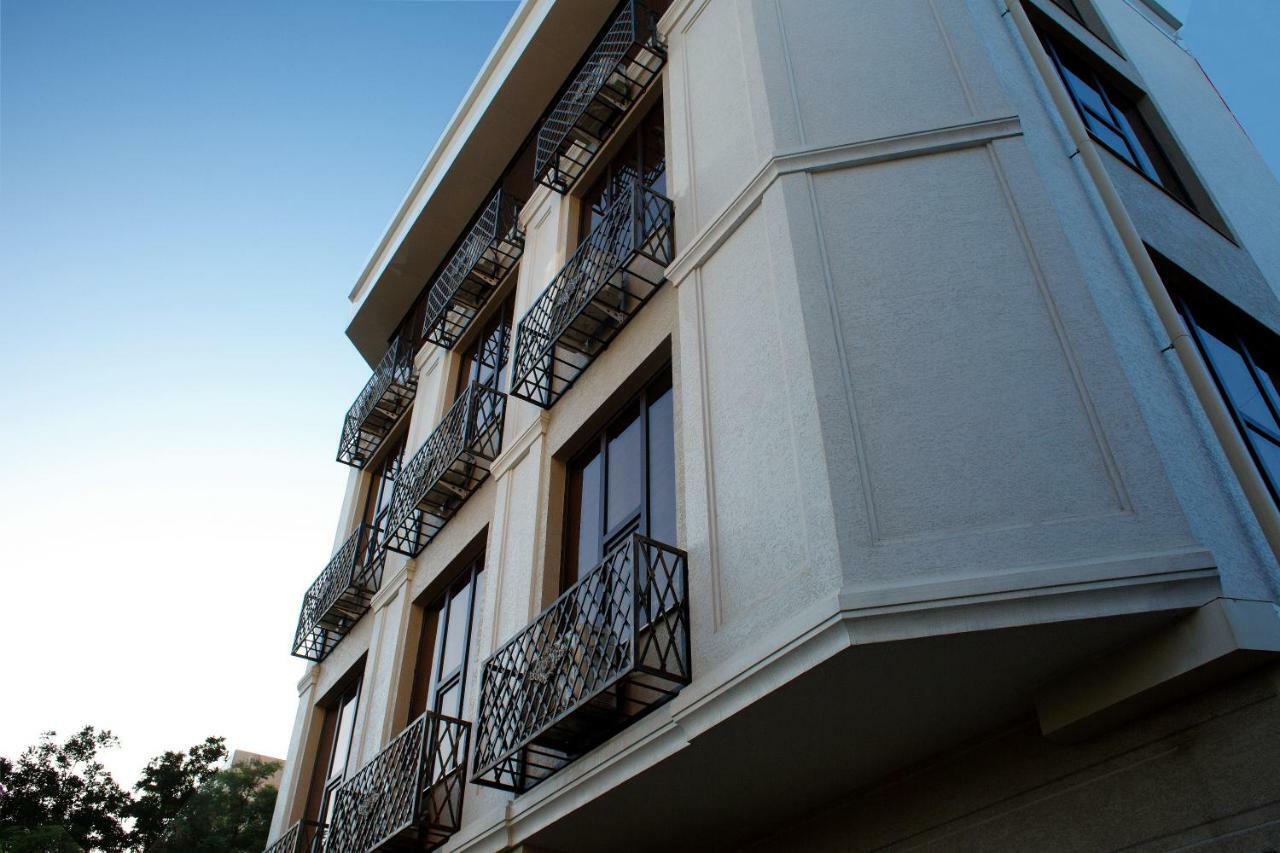Hotel Friday Tashkent Esterno foto