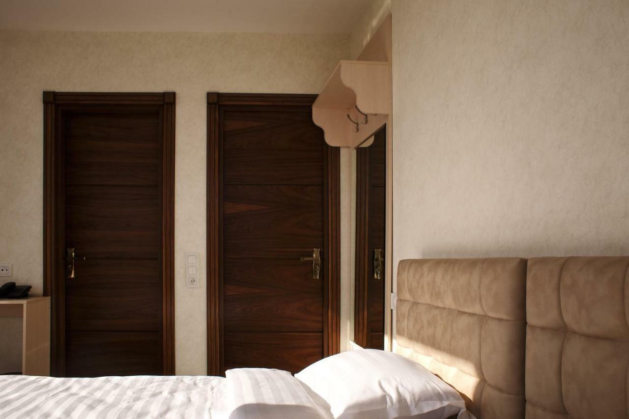 Hotel Friday Tashkent Esterno foto