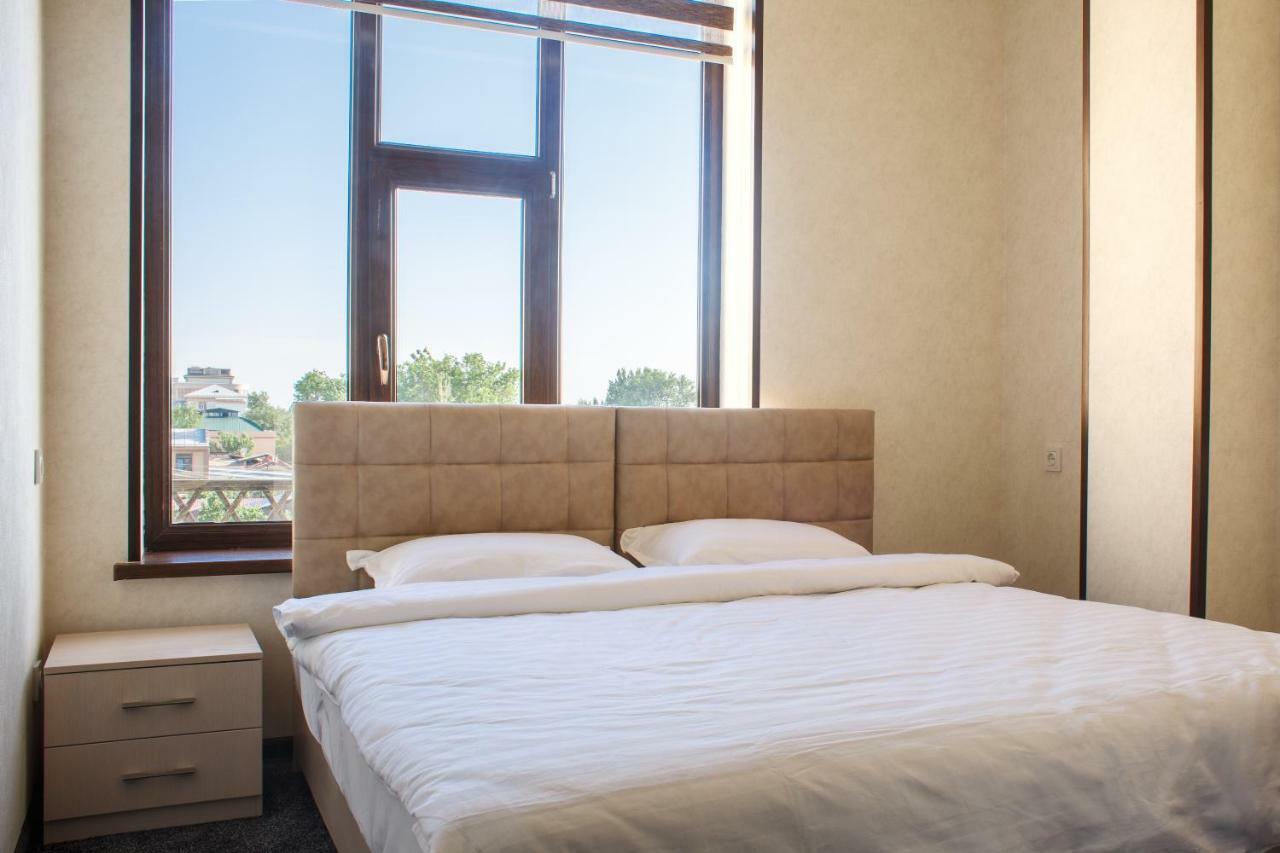 Hotel Friday Tashkent Esterno foto