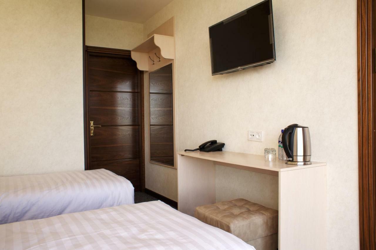 Hotel Friday Tashkent Esterno foto