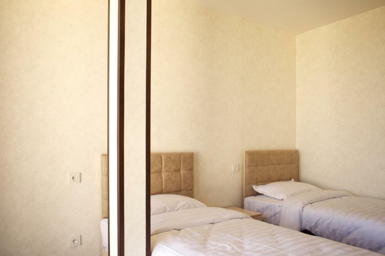 Hotel Friday Tashkent Esterno foto